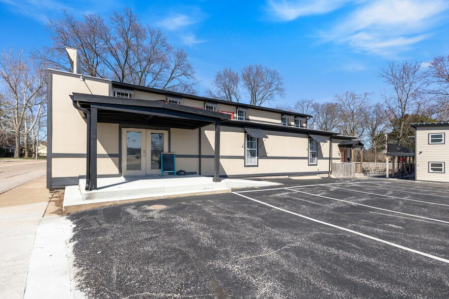 More Photos Of 316 N Main St, Columbia Storefront Retail Office For Sale