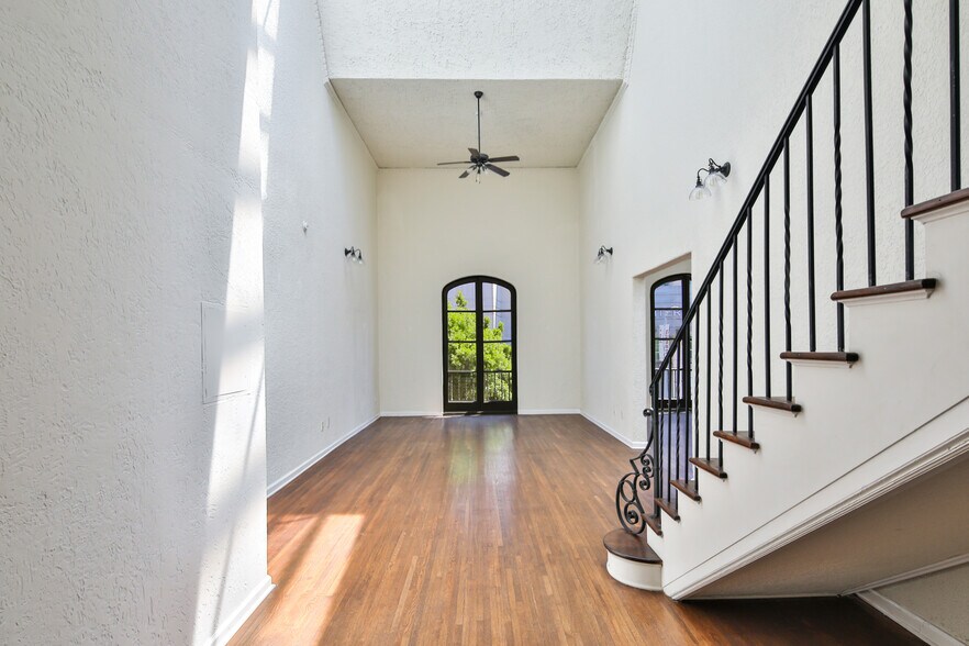 More Photos Of 3501-3519 W 6th St, Los Angeles Storefront Retail Office For Lease