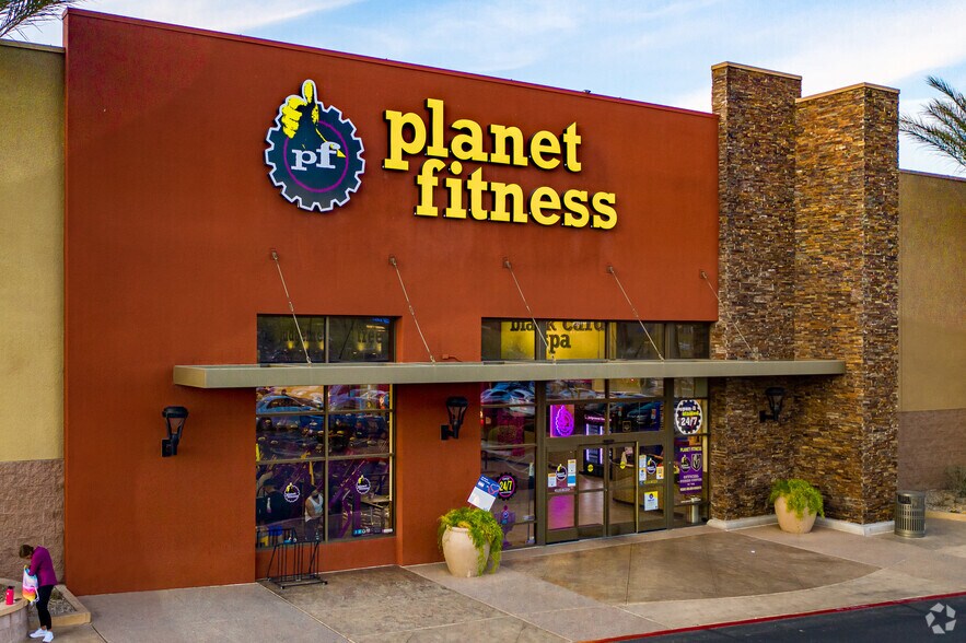 More Photos Of Rainbow Blvd, Las Vegas Unknown For Lease