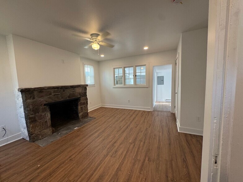 More Photos Of 1975 W Main St, Norristown Freestanding For Sale