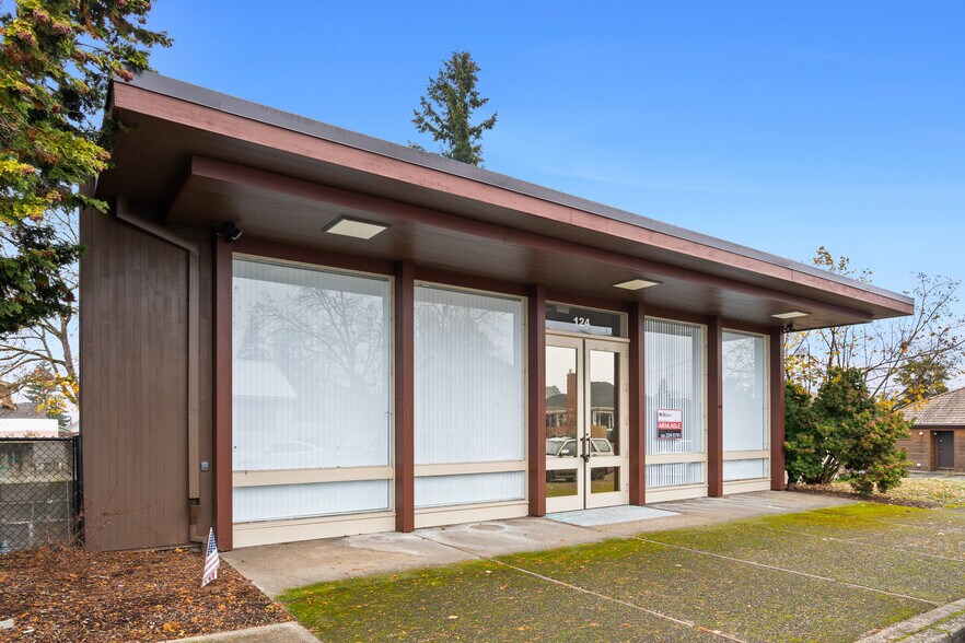 More Photos Of 124 Berkeley Ave, Molalla Medical For Sale