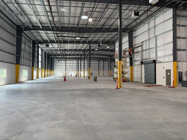 More Photos Of 999 Willow Grove St, Hackettstown Warehouse For Lease