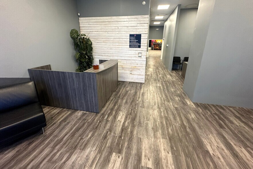 More Photos Of 5071 N Rainbow Blvd, Las Vegas Loft Creative Space For Lease