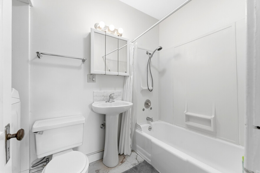 More Photos Of 320 Watts St, Morgantown Apartments For Sale