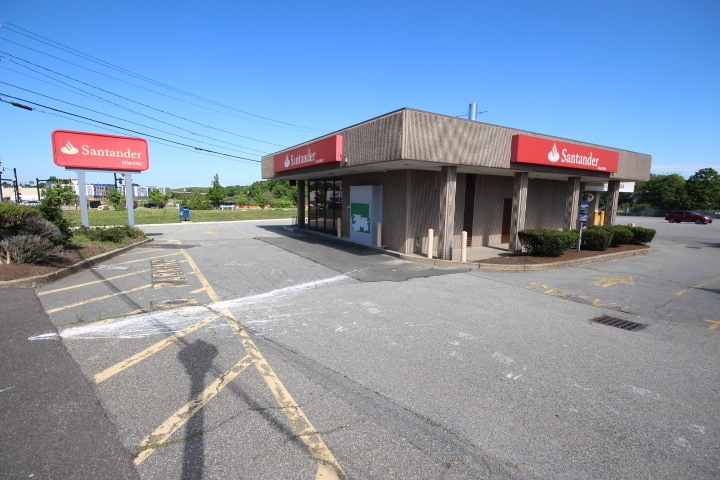 More Photos Of 440 Mount Pleasant St, New Bedford Bank For Lease
