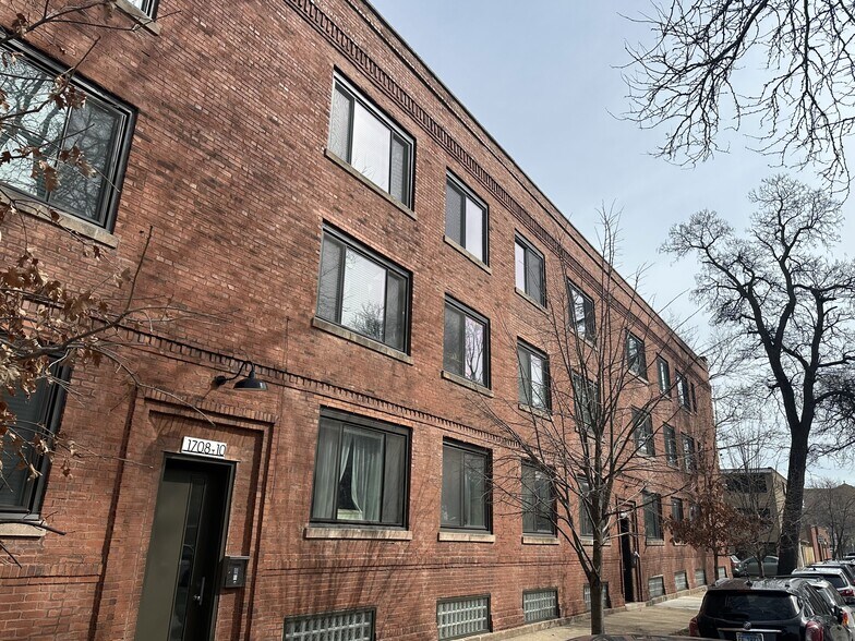 Primary Photo Of 6100-6104 N Paulina, Chicago Apartments For Sale