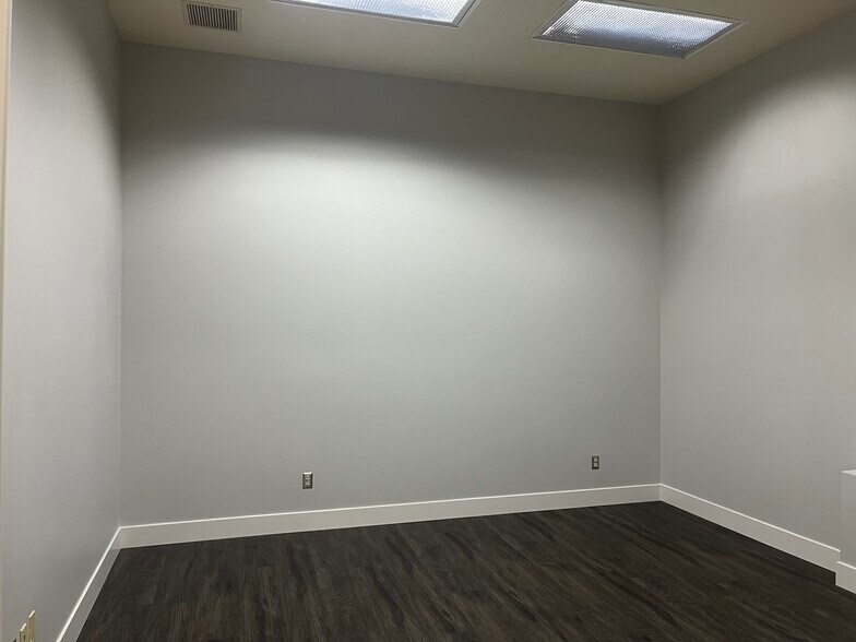 More Photos Of 116 W Lime Ave, Monrovia Loft Creative Space For Lease