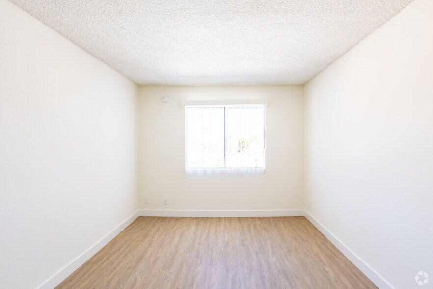 More Photos Of 130 S Alexandria Ave, Los Angeles Apartments For Sale