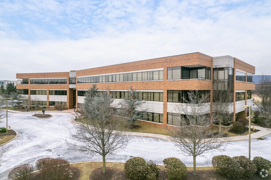 More Photos Of 3701 Corporate Pky, Center Valley Office For Lease