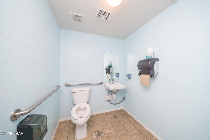 More Photos Of 1515 N Lake Havasu Ave, Lake Havasu City General Retail For Sale