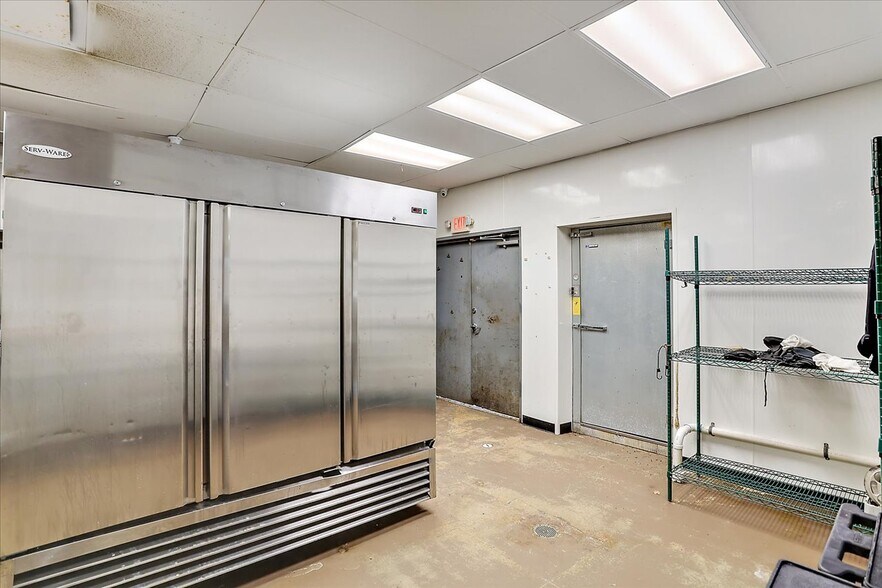 More Photos Of 15 Jackson Cir, Florence Restaurant For Sale