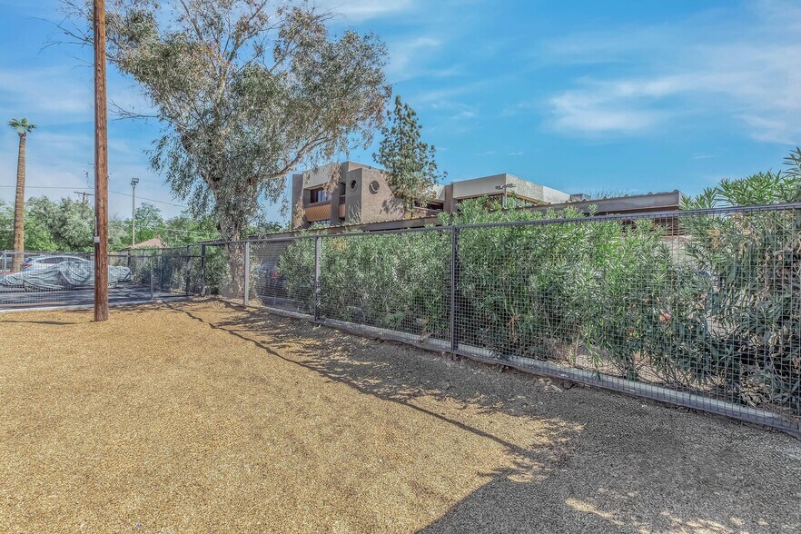 More Photos Of 1350 E Thomas Rd, Phoenix Apartments For Sale