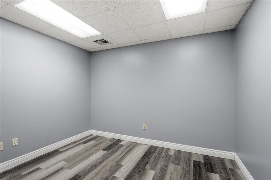More Photos Of 1924 30th Ave, Gulfport Assisted Living For Sale