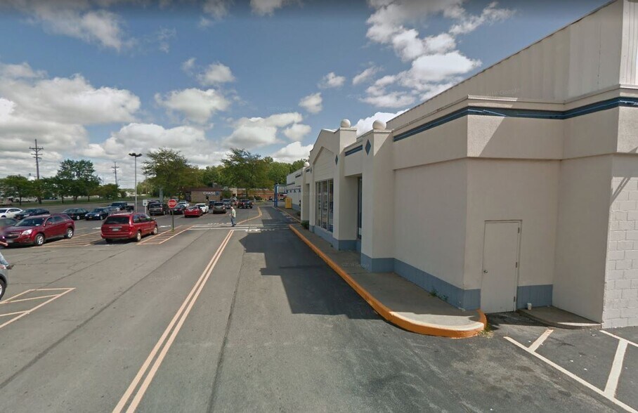 More Photos Of 4090 Pearsall St, Williamson Supermarket For Lease