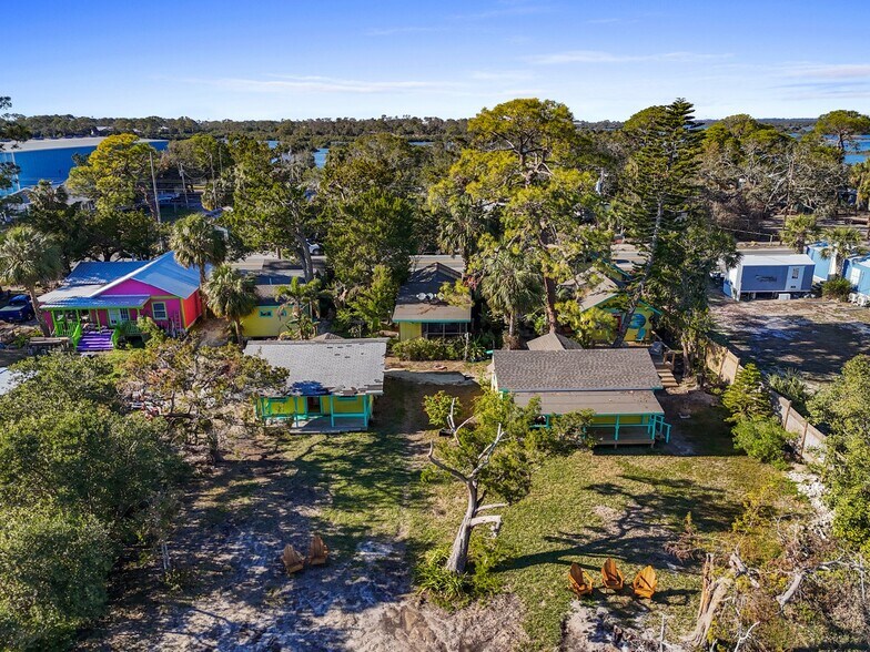 More Photos Of 12685 FL-24, Cedar Key Hotel For Sale