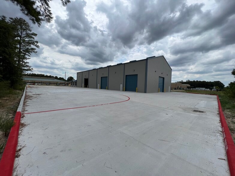 More Photos Of 18630 Intercontinental Crossing Dr, Houston Warehouse For Lease