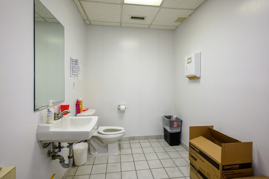 More Photos Of 307 W Pleasantview Ave, Hackensack Warehouse For Sale