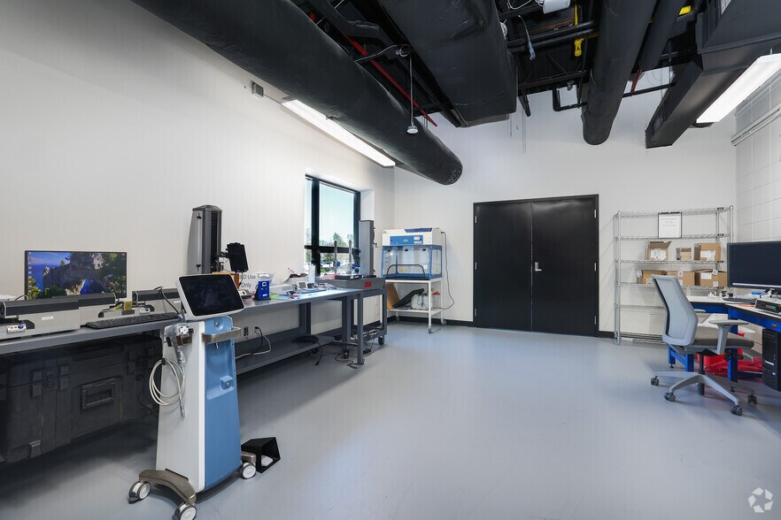 More Photos Of 34 Commerce Way, Woburn Research And Development For Lease