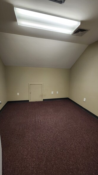 More Photos Of 901 Route 168, Turnersville Office For Lease