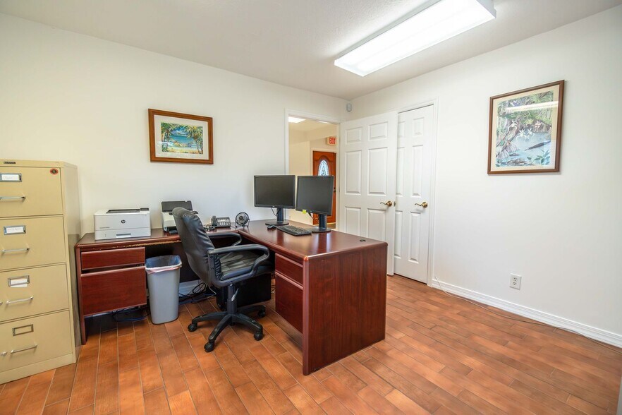 More Photos Of 18 NE 2nd Ave, Dania Beach Office For Sale