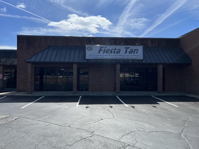 More Photos Of 12 Wendy Ct, Greensboro Unknown For Lease