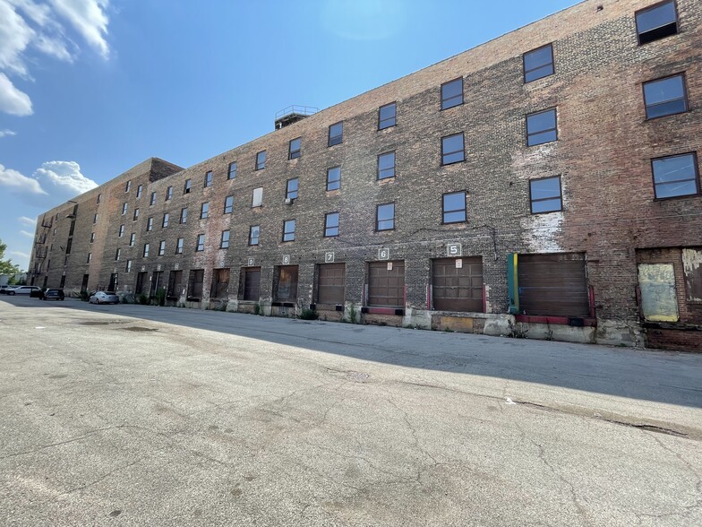 Primary Photo Of 1929 W 43rd St, Chicago Warehouse For Sale