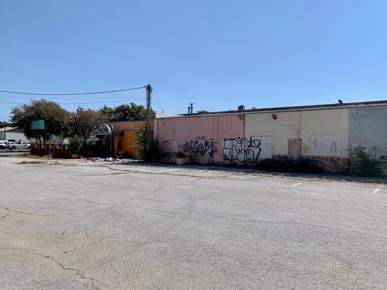 More Photos Of 1809 Broad St, Chattanooga General Retail For Sale