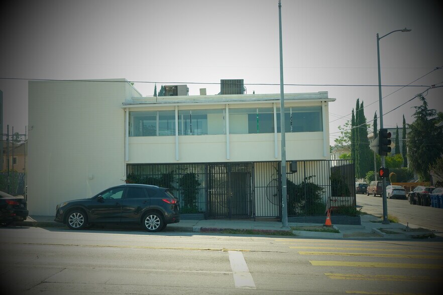 More Photos Of 906 N Alvarado St, Los Angeles Storefront Retail Office For Lease