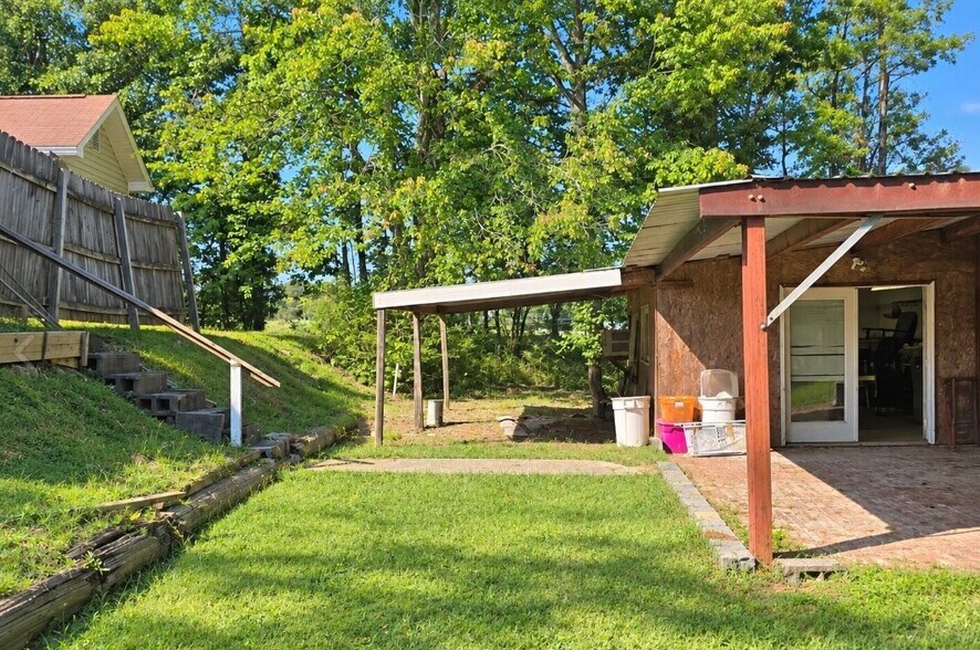 More Photos Of 13790 Veterans Memorial Hwy, Winston Office Residential For Sale