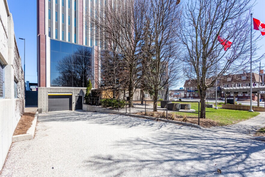 More Photos Of 20 Erb St W, Waterloo Office For Lease