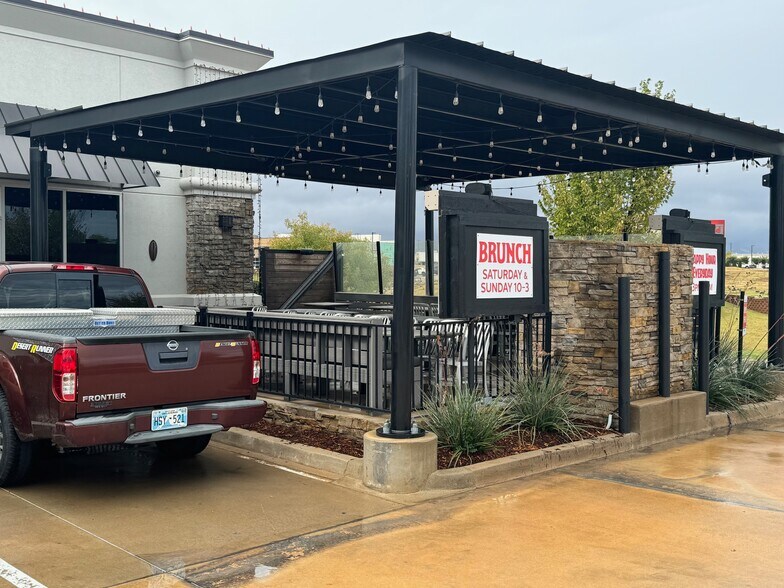 More Photos Of 1700 Shedeck Pky, Yukon Restaurant For Lease