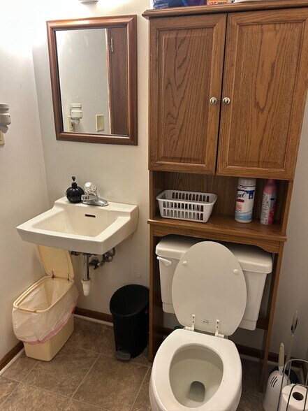 More Photos Of 1201 W College St, Liberty Office For Lease