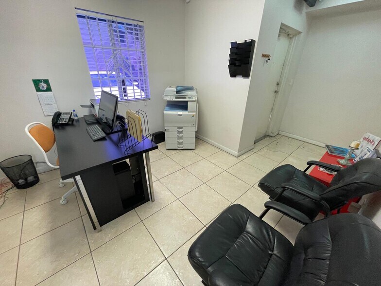 More Photos Of 10820 NW 138th St, Hialeah Warehouse For Lease