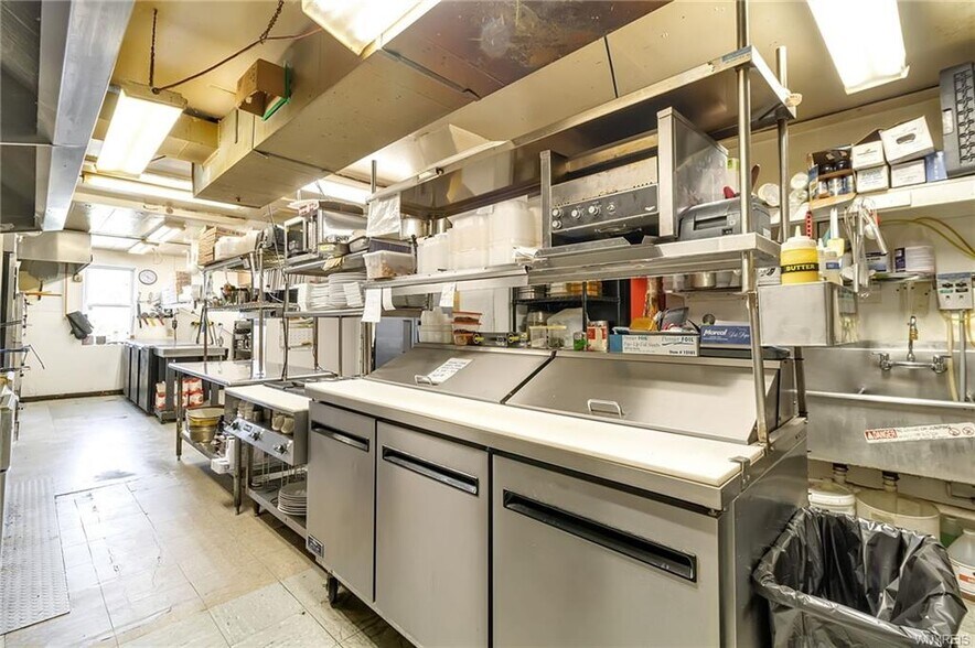 More Photos Of 1693 Quaker Rd, Barker Restaurant For Sale