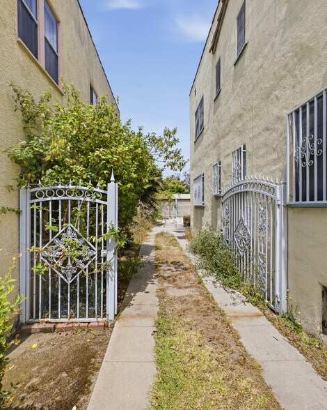 More Photos Of 1259 S Orange Dr, Los Angeles Apartments For Sale
