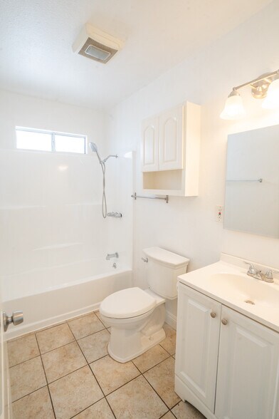 More Photos Of 242 E Del Amo Blvd, Long Beach Multifamily For Sale