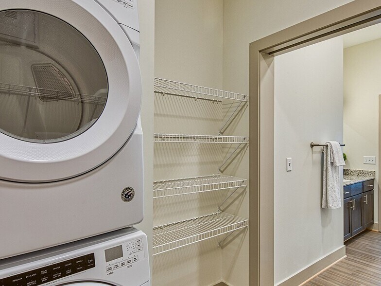 More Photos Of 1850 Merchant Ln, Hampton Apartments For Sale