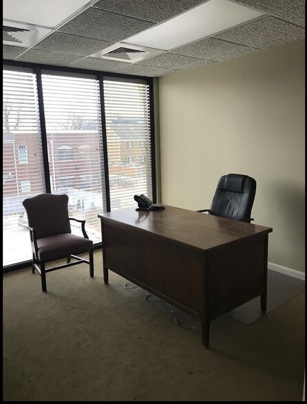 More Photos Of 100 Saint Ann St, Owensboro Office For Lease