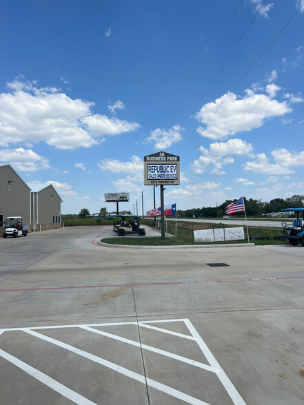 Primary Photo Of 9210 Highway 36, Needville Showroom For Lease