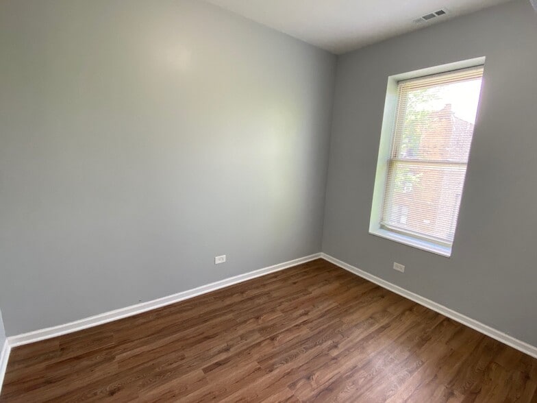 More Photos Of 4359 W West End Ave, Chicago Multifamily For Sale