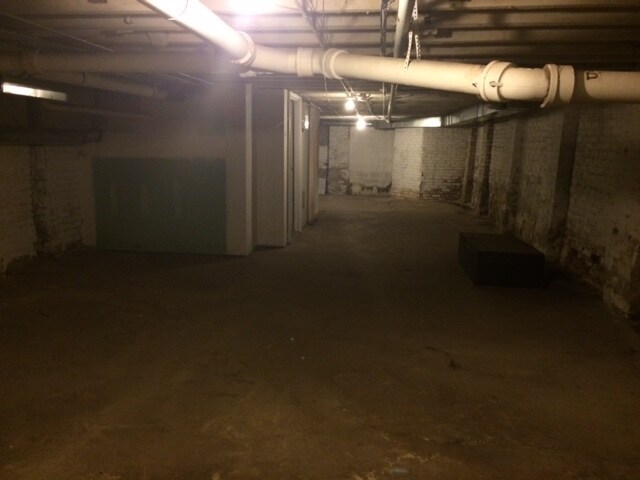 More Photos Of 2401 S Oakley Ave, Chicago Unknown For Lease