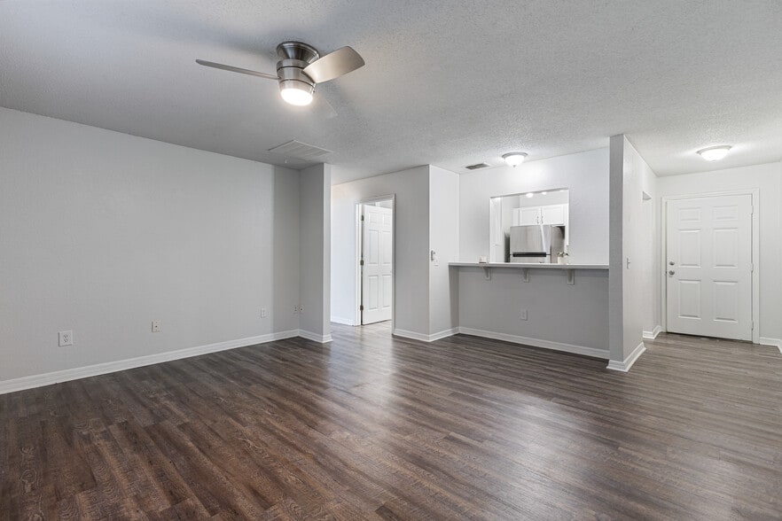More Photos Of 3726 Cleveland Heights Blvd, Lakeland Apartments For Sale