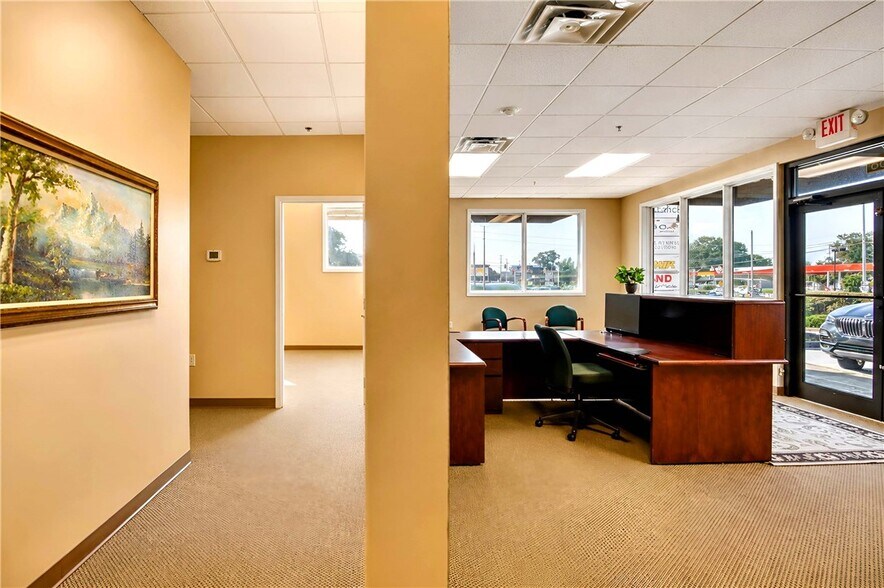 More Photos Of 1510 Blue Ridge Blvd, Seneca Storefront Retail Office For Sale