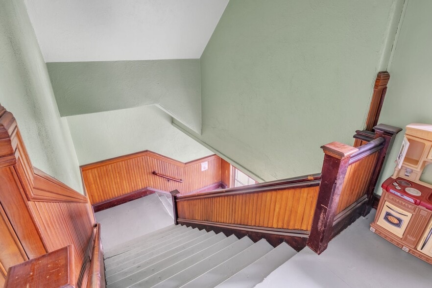 More Photos Of 34 N Main St, Orange Schools For Sale