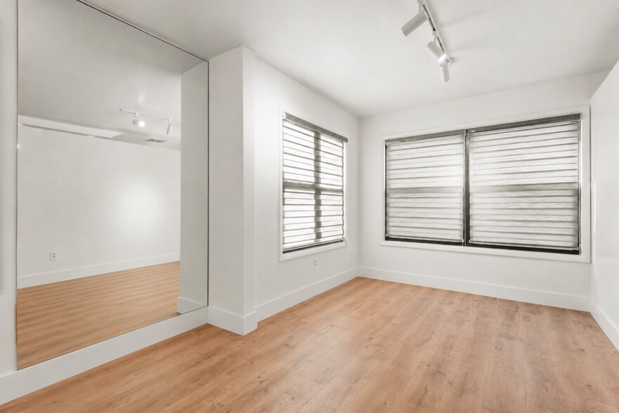 More Photos Of 1618 Parker Ave, Fort Lee Freestanding For Lease