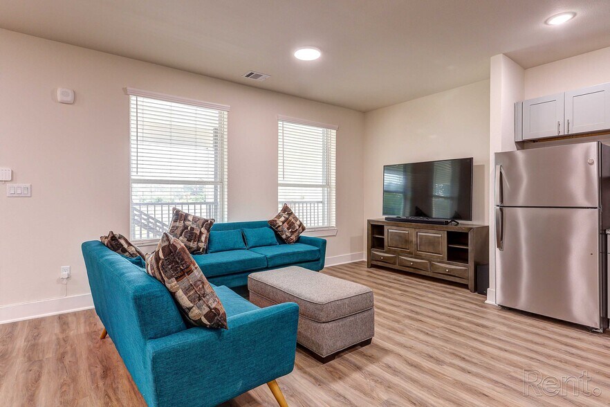 More Photos Of 25115 Harper Ln, Spring Apartments For Sale