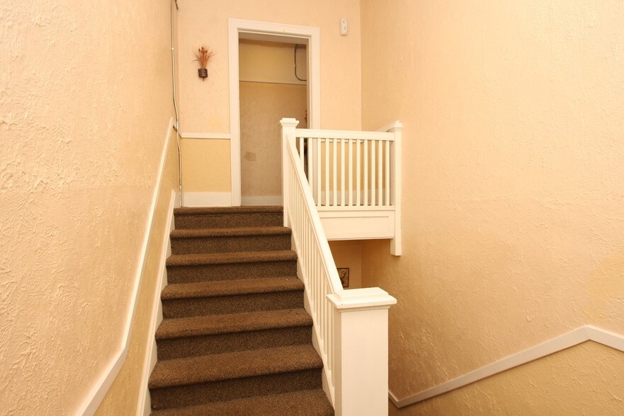 More Photos Of 423 Washington St, Monroe Apartments For Sale