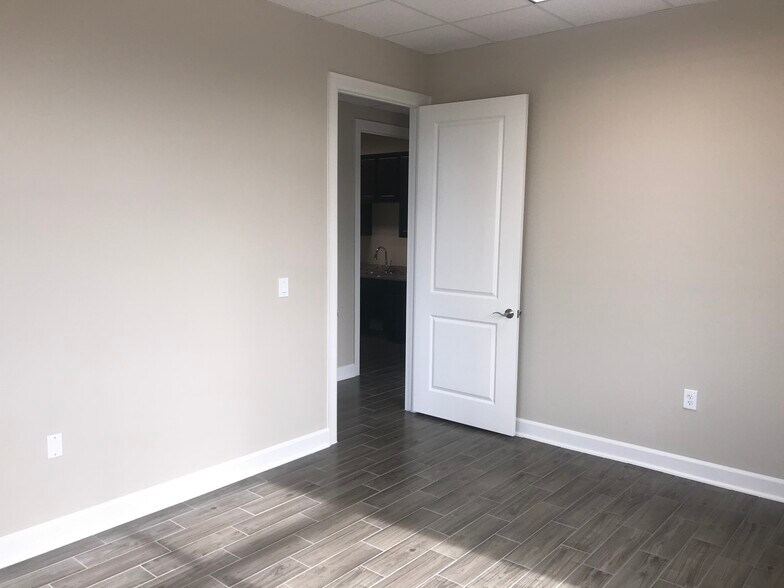 More Photos Of 202 Industrial Blvd, Sugar Land Loft Creative Space For Lease
