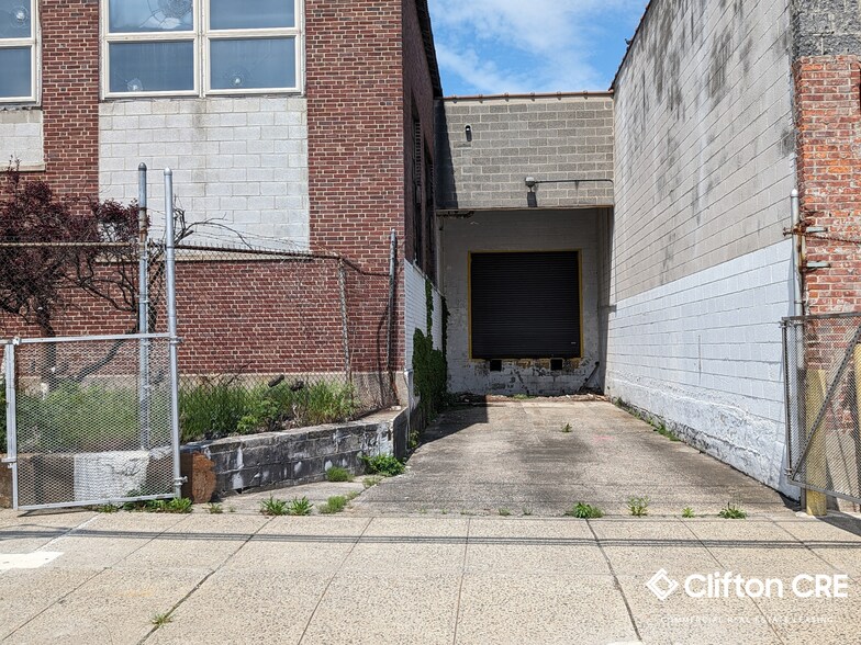More Photos Of 87 Linnet St, Bayonne Industrial For Sale