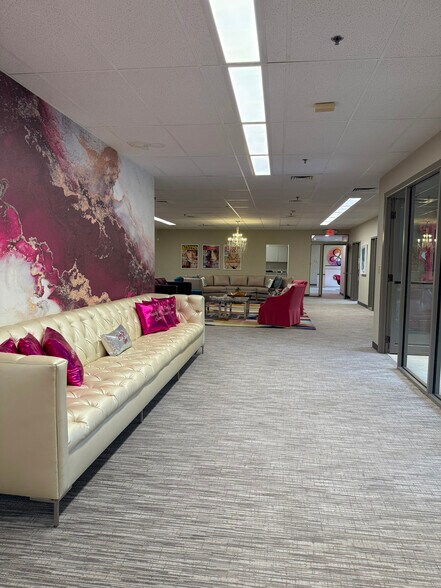 More Photos Of 2020 Highland Ave, Bethlehem Distribution For Lease